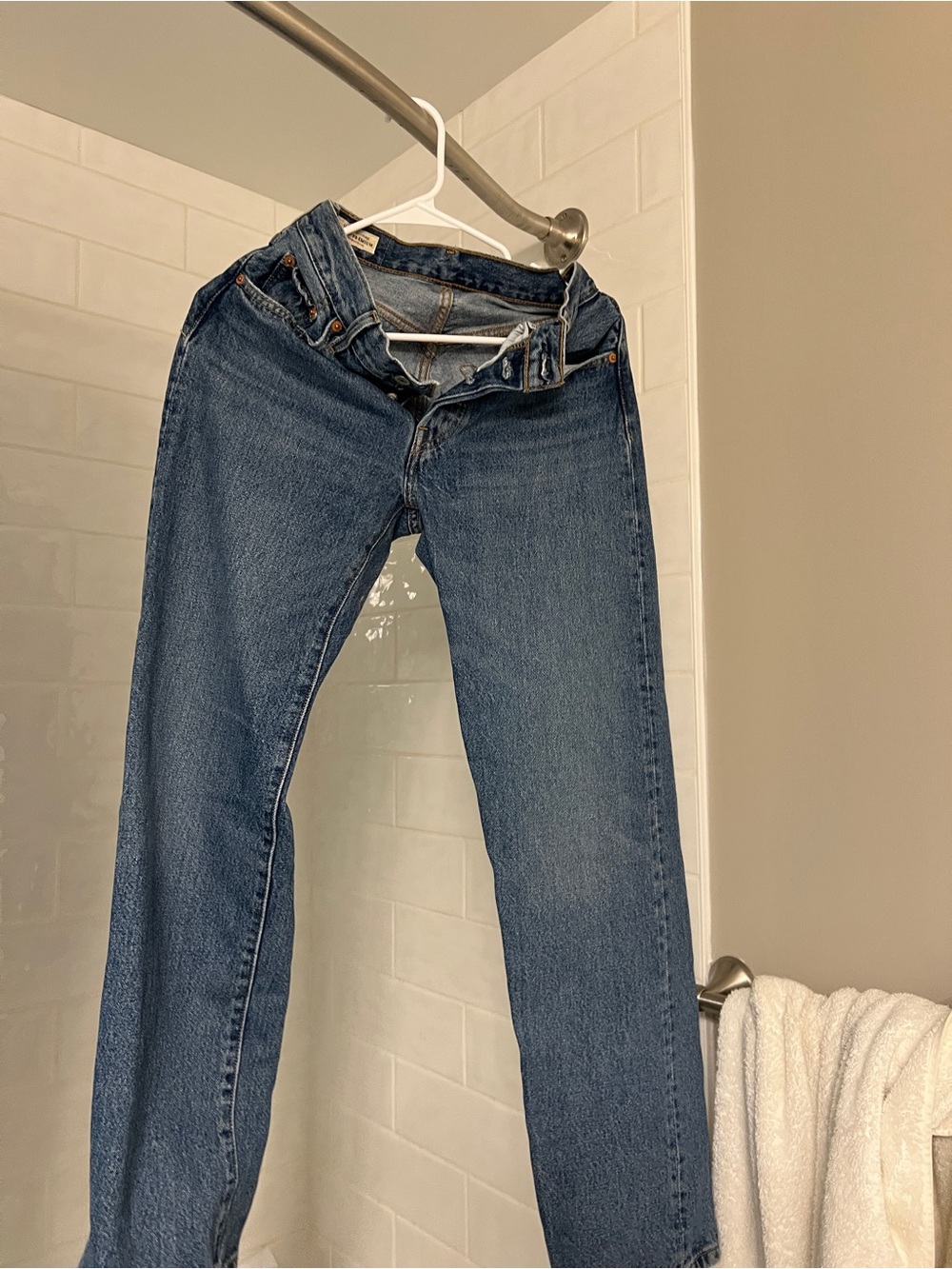 levi’s 501 90s straight leg jeans